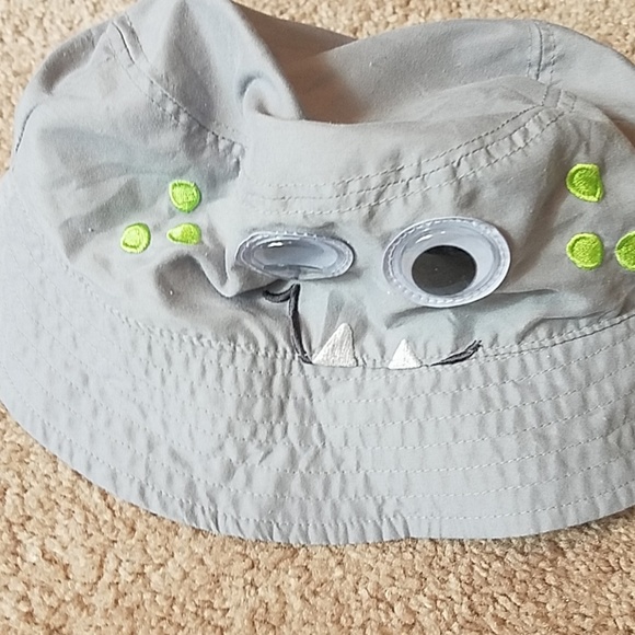 Jumping Beans size 2 - 4t grey monster buc… - Picture 4 of 4